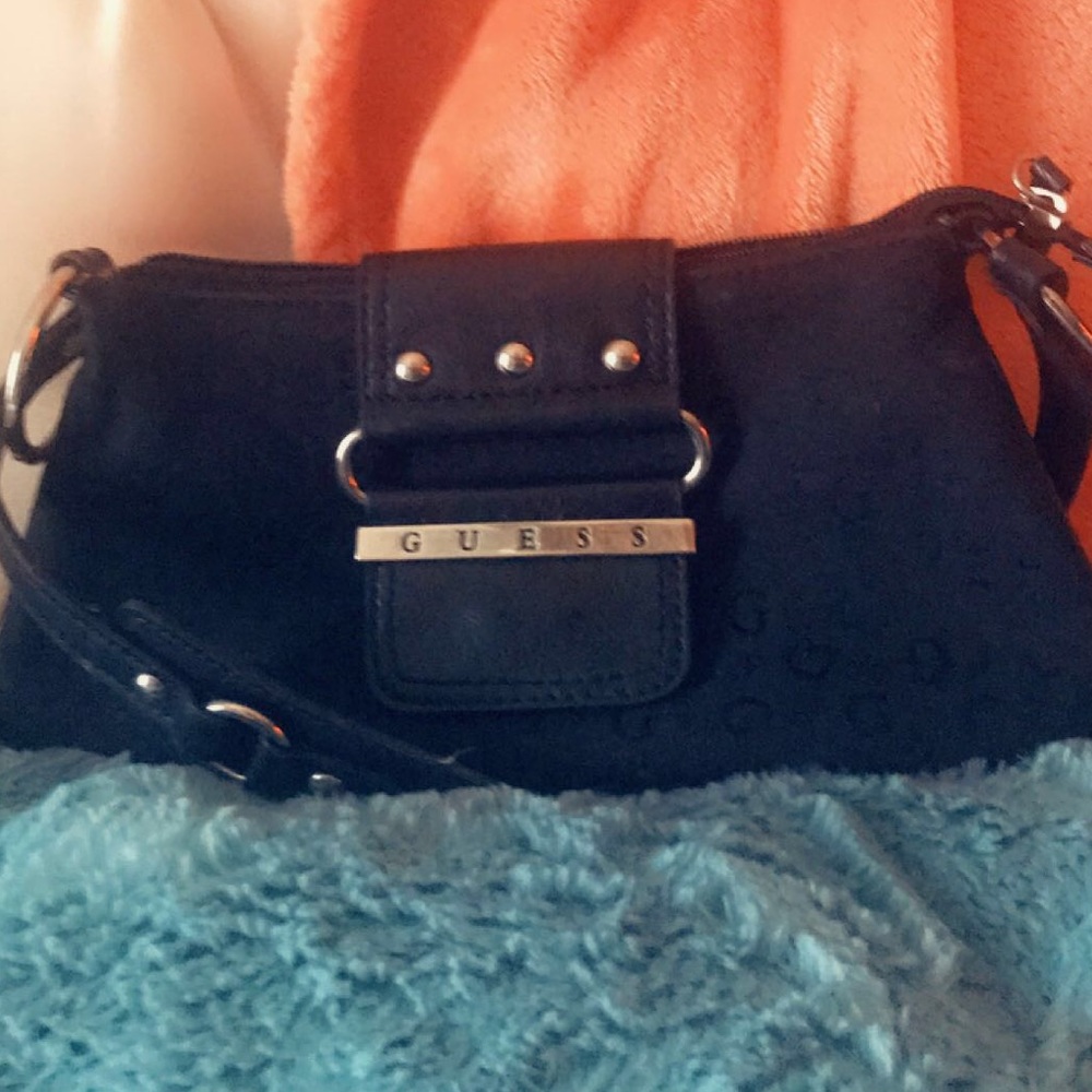 GUESS PURSE - Picture 2 of 4